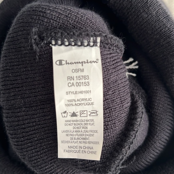 Champion Knitted Hat with Pom - Picture 3 of 3